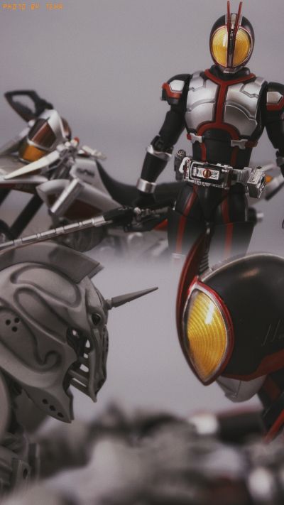 S.H.Figuarts  机动摩托人（载具模式）