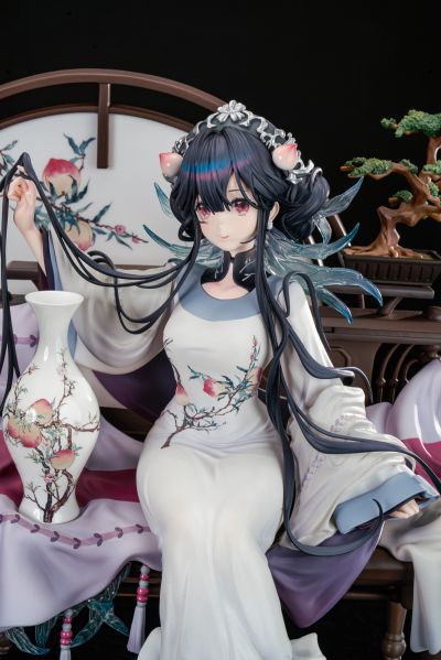 物华弥新 蝠桃瓶 粉彩福桃