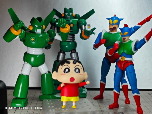 SMP Kit Makes Pose 蜡笔小新系列 动感超人