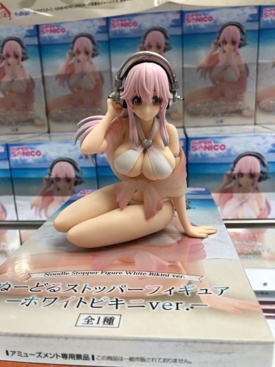 压泡面 超级索尼子 白色比基尼