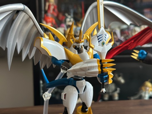 S.H.Figuarts 帝皇龙兽（圣骑士形态）