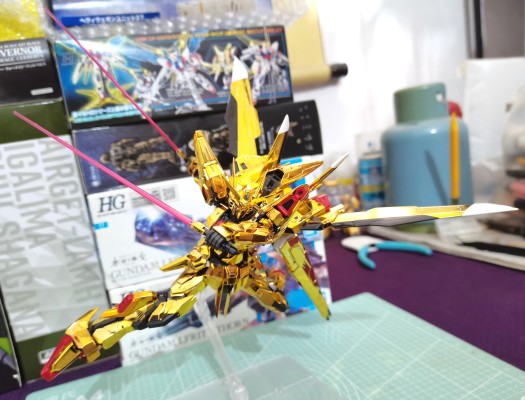 RG 1/144  拂晓高达（大鹫装备）