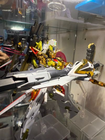 RG 1/144  拂晓高达（大鹫装备）