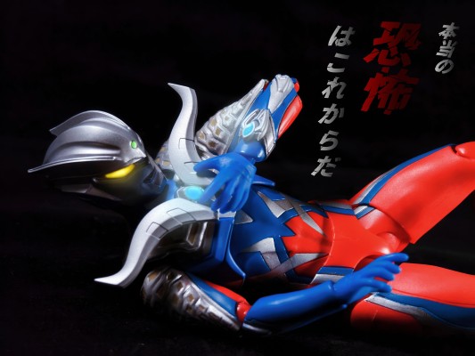 S.H.Figuarts  赛罗披风