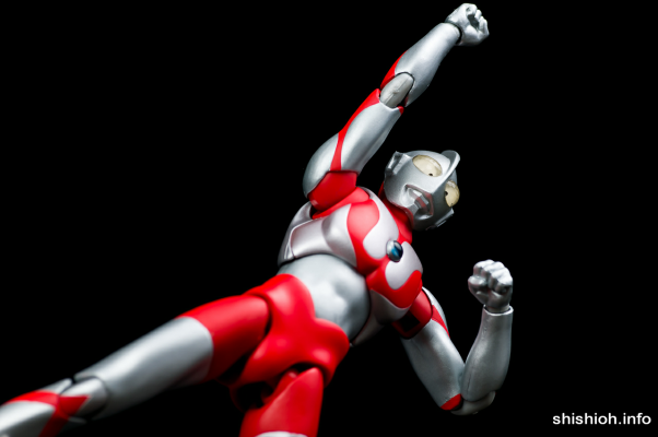 ULTRA-ACT ブラザーズマントSET 『奥特曼系列』より