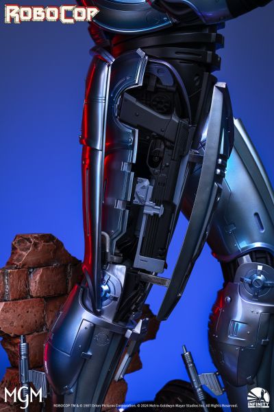 机械战警1987 机械战警 1/2全身像