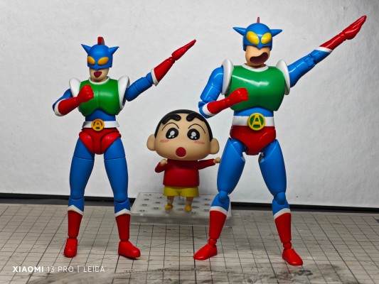 SMP Kit Makes Pose 蜡笔小新系列 动感超人