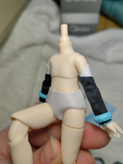 洛天依 12分可动人偶 公式服款