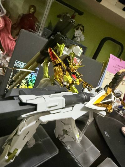 RG 1/144  拂晓高达（大鹫装备）