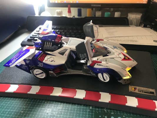 变形金刚大师级 MP-59 犀牛勇士