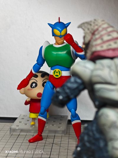 SMP Kit Makes Pose 蜡笔小新系列 动感超人