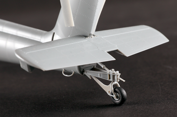 编号：05115 1/35 军用飞机系列 AH-64A“阿帕奇”直升机-后期型