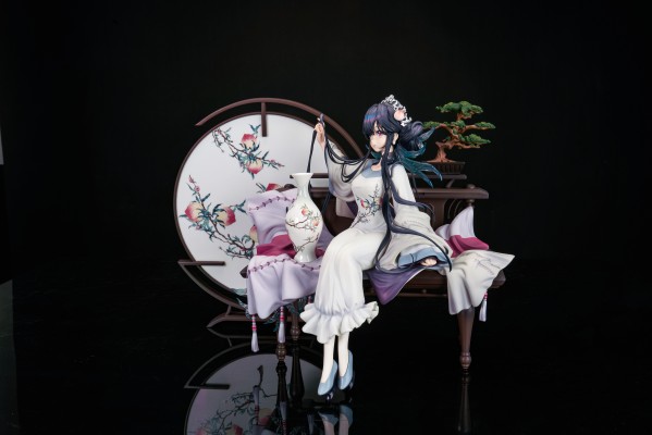 物华弥新 蝠桃瓶 粉彩福桃