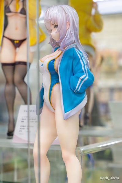 -樱- 傲娇游泳部经理小鞠