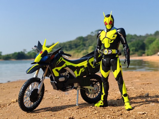 S.H.Figuarts 假面骑士零一  升蝗摩托 与 高跃冲击特效件 套装