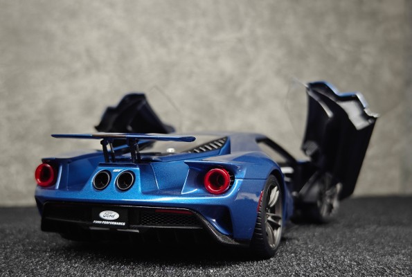 1/18 福特 GT 2017 白色