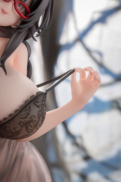 平时不起眼，睡觉时很漂亮的女孩子：赤羽理野