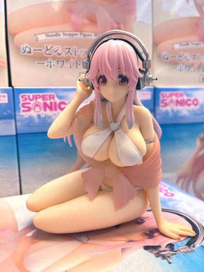 压泡面 超级索尼子 白色比基尼