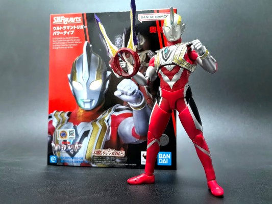 S.H.Figuarts 特利迦奥特曼 特利迦奥特曼 强力型