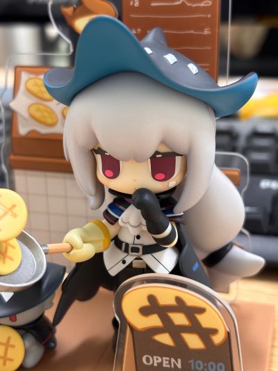 明日方舟 来份甜点Q版系列 斯卡蒂