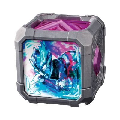 DX亚刻魔方Premium 亚刻奥特曼套装