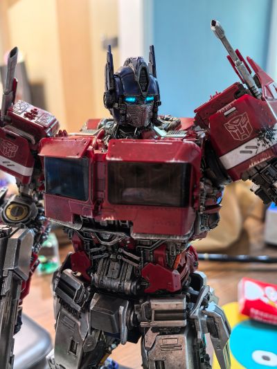 3Z0930 DLX 大黄蜂 擎天柱 塞伯坦模式