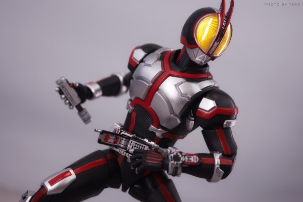 S.H.Figuarts  机动摩托人（载具模式）