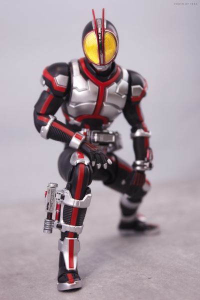 S.H.Figuarts  机动摩托人（载具模式）