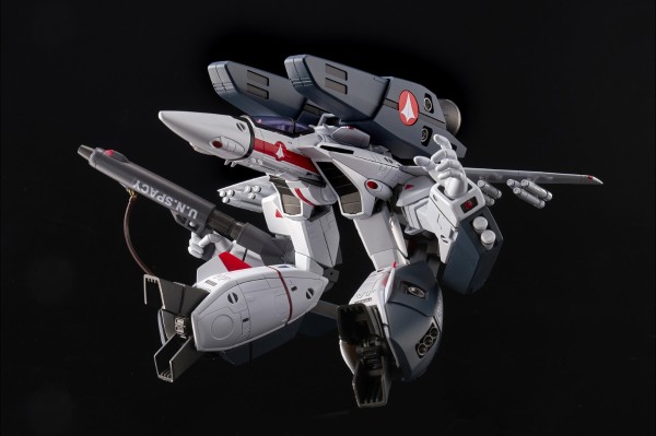 A-Action 超时空要塞 VF-1J 可动模型 半人机模式