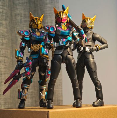 S.H.Figuarts 假面骑士娜猫 火旺节拍形态