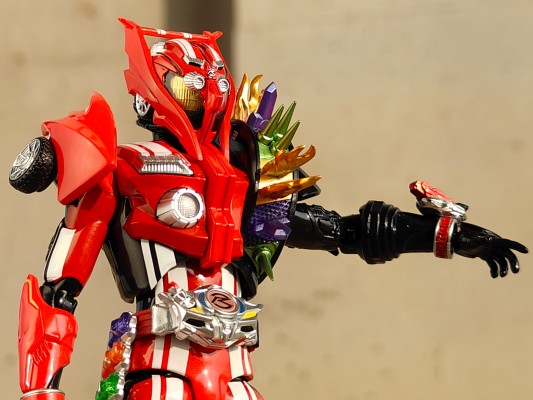S.H.Figuarts 假面骑士驰骑 特莱多隆型  混合轮胎套装 -S.H.Figuarts15周年纪念版-
