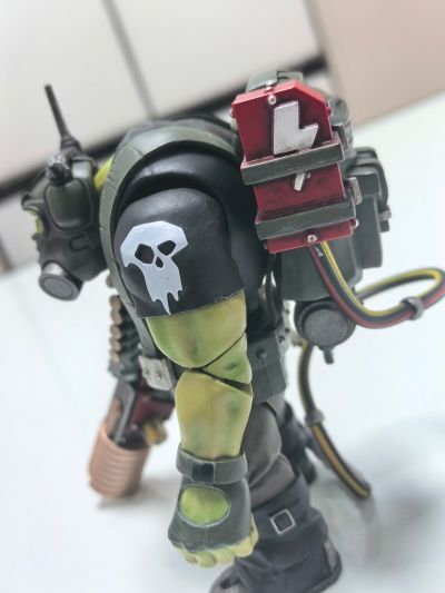 战锤40000 欧克蛮人特种兵 通讯小子瓦祖克