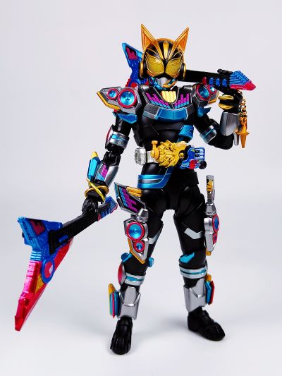 S.H.Figuarts 假面骑士娜猫 火旺节拍形态