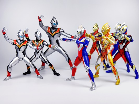 英雄勇像 迪迦奥特曼  假迪迦