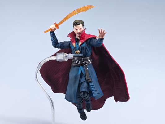 S.H.Figuarts 复仇者联盟3：无限战争 奇异博士 泰坦星之战