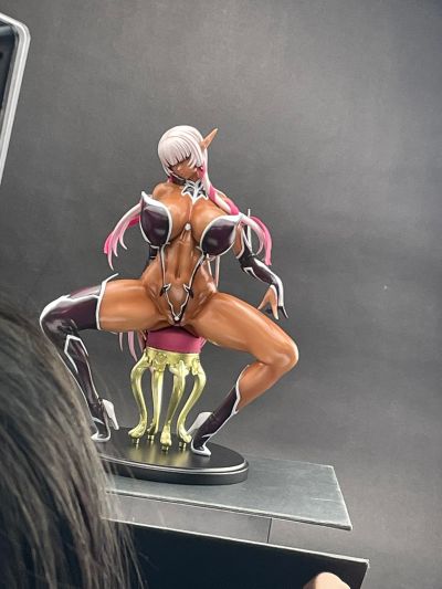 欢迎来到妖精之森 伊夫林·凯勒布理安