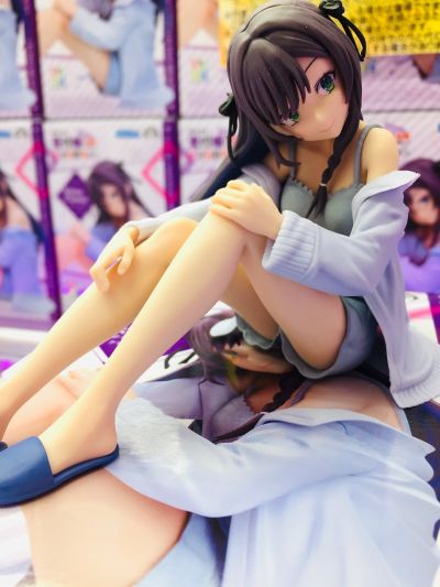 小坐系列 虽然是公会的柜台小姐， 但因为不想加班所以打算独自讨伐迷宫头目 亚莉纳·可洛瓦