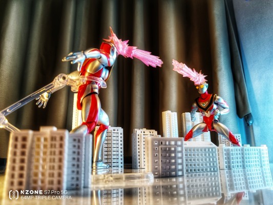 ULTRA-ACT 盖亚奥特曼+XIG希格队战斗机套装