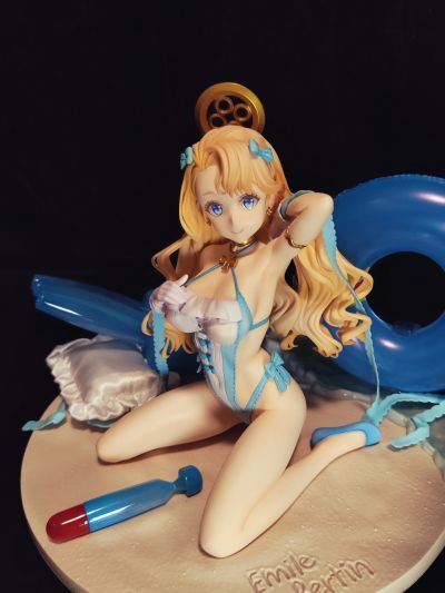 碧蓝航线 埃米尔·贝尔汀 泳装 蓝色海岸