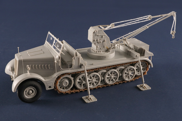 编号：09576 1/35 装甲车辆系列 Sd.Kfz.9/1 18吨半履带搭载6吨级起重机