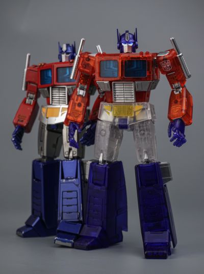 AMK Pro系列 变形金刚：G1 擎天柱 彩透版