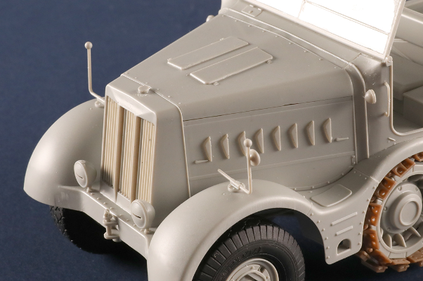编号：09576 1/35 装甲车辆系列 Sd.Kfz.9/1 18吨半履带搭载6吨级起重机
