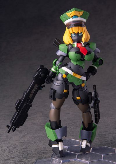 机械新人类 伊安娜/万达（军事警察）