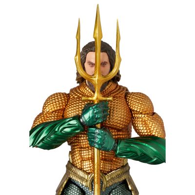 MAFEX 编号267 海王（金绿战衣）