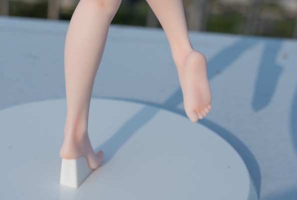 浴室中的睡衣女孩