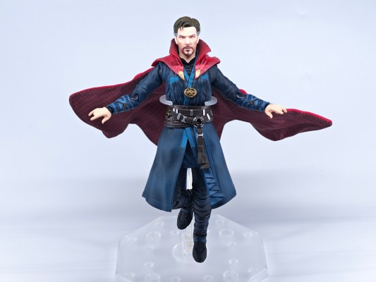 S.H.Figuarts 复仇者联盟3：无限战争 奇异博士 泰坦星之战