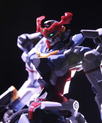 HG 1/144 夸克斯高达