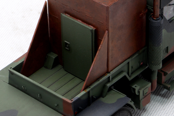 编号：01084 1/35 装甲车辆系列 美国M915武装卡车