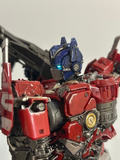 3Z0930 DLX 大黄蜂 擎天柱 塞伯坦模式