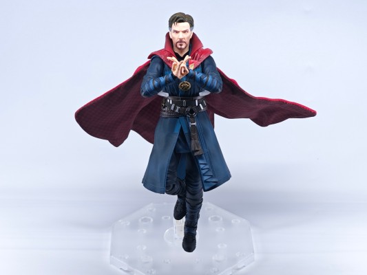 S.H.Figuarts 复仇者联盟3：无限战争 奇异博士 泰坦星之战